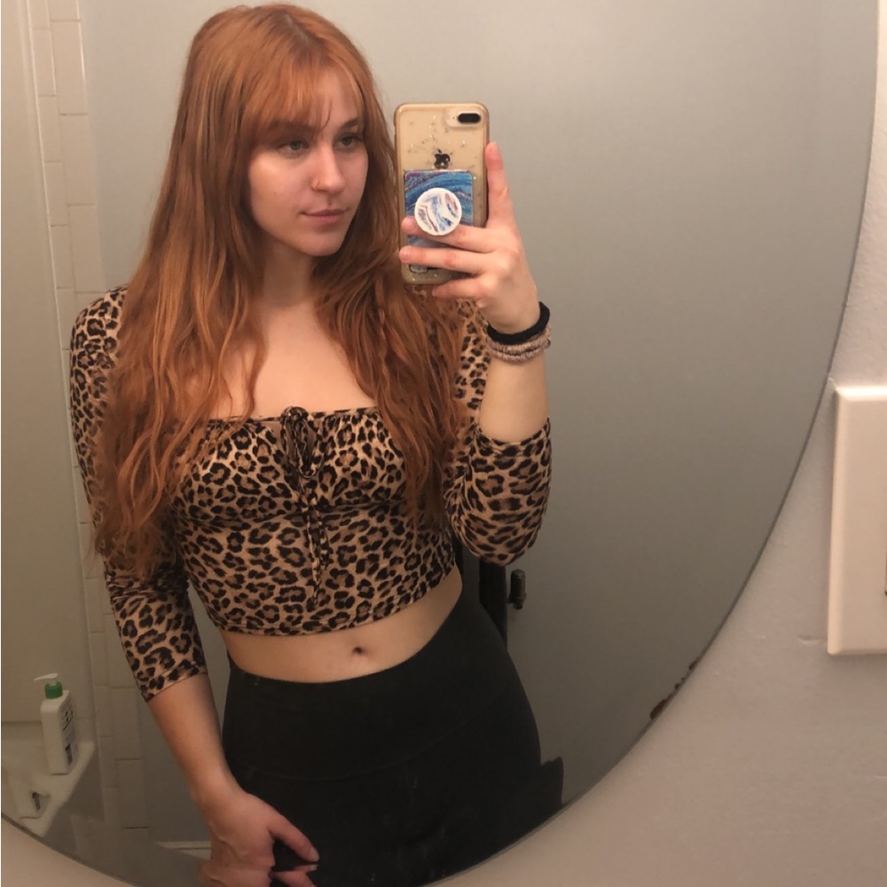 Leopard print long sleeve crop top